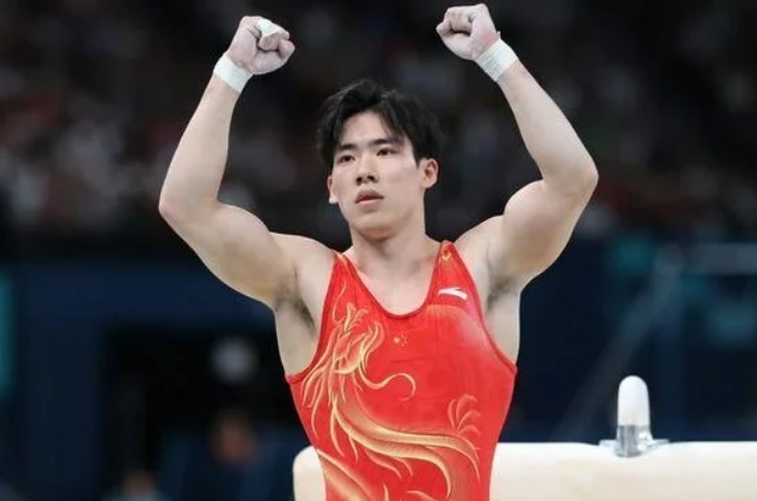 The referee caused controversy, the Chinese team was scored low, and Zhang Boheng won the silver medal in the gymnastics all-around