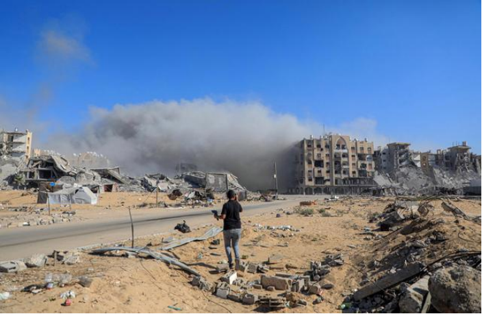 The United States puts pressure on Hamas to accept the new proposal. Hamas accuses the United States of 