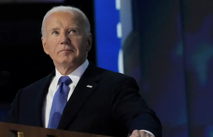 Trump slams Biden for vacationing while bombs 'are everywhere'